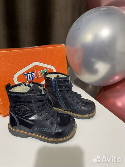 Обувь на девочку (ботинки, кроссовки, босоножки)