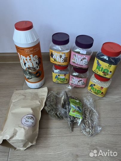 Корм и лакомства для хомяка
