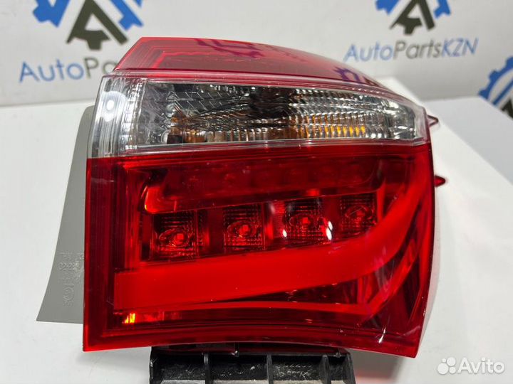 Фонарь задний правый Toyota Corolla