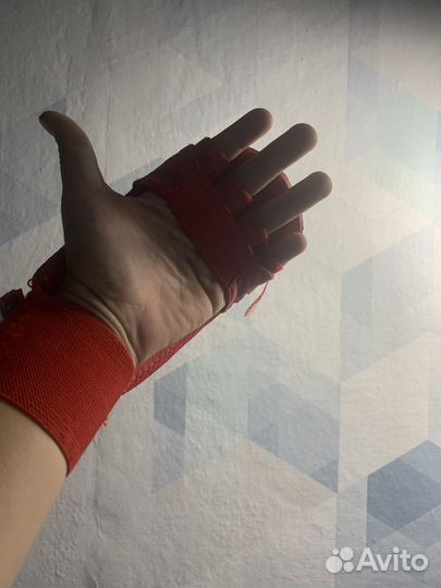 Боксерские перчатки