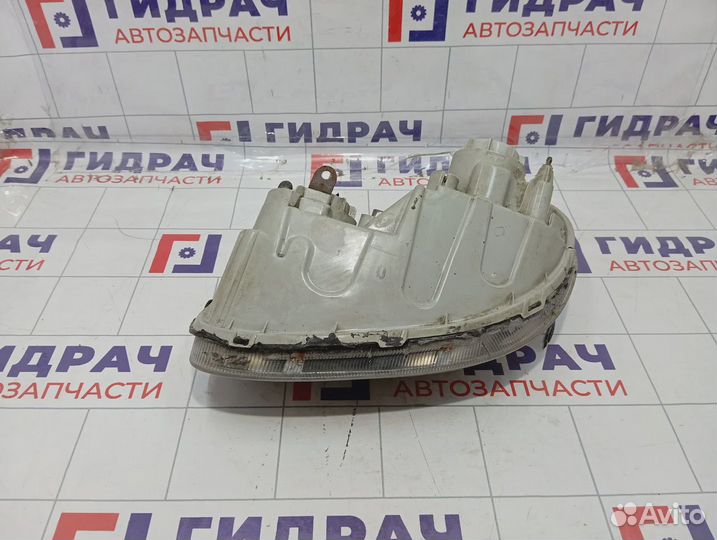 Фара правая Hyundai Sonata (EF) 92102-3D050