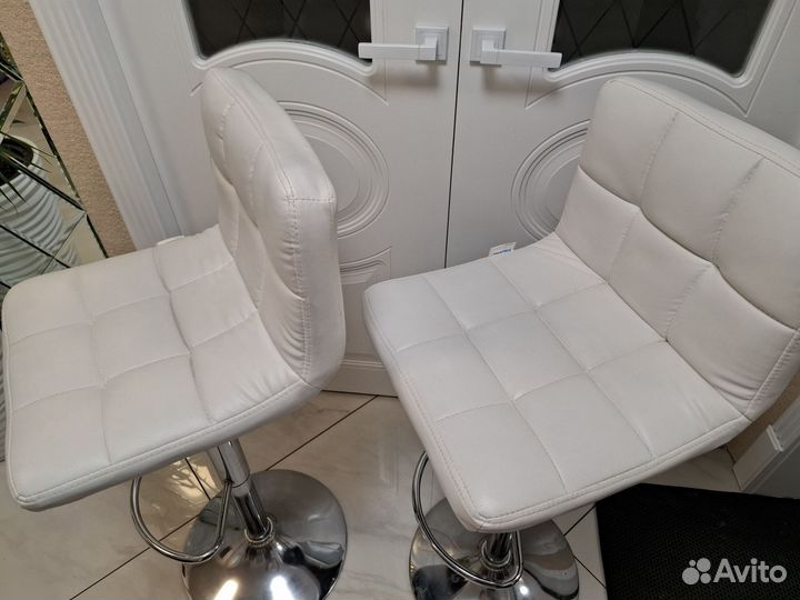 Барный стул со спинкой