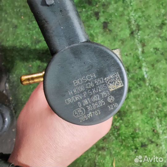 Топливная рампа Renault Trafic 2.0 DCI m9r