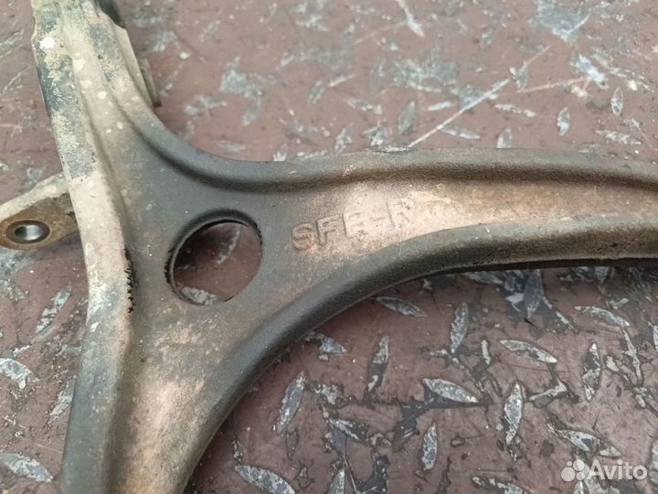 Рычаг подвески нижний передний правый Honda Accord