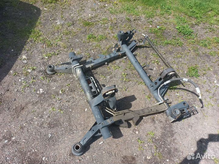 Передний подрамник Мерседес Вито 638