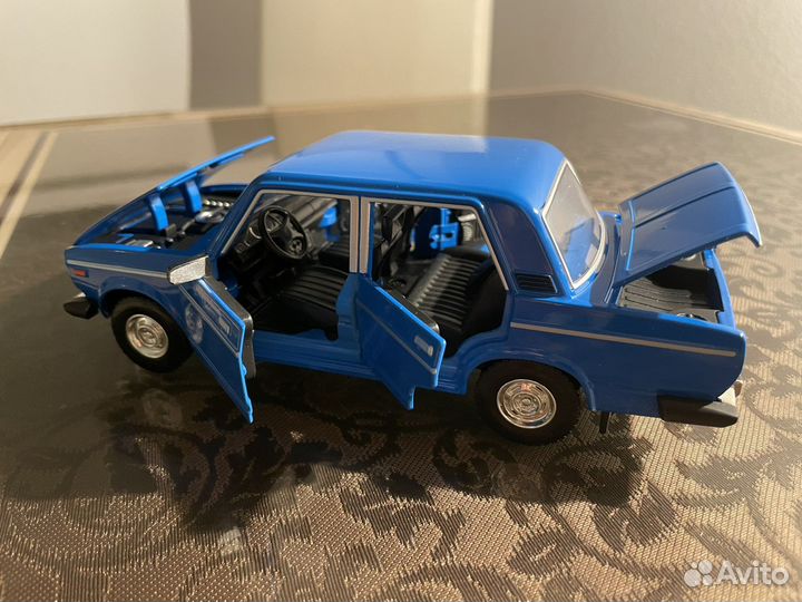 Металическая машинка