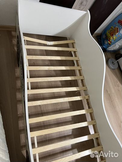 Детская кровать машинка с матрасом