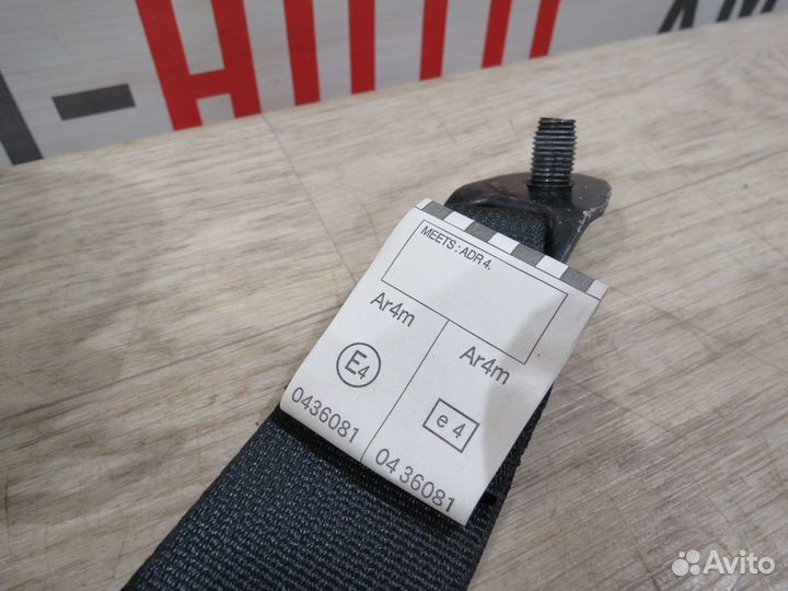 Ремень безопасности задний Toyota Corolla 150