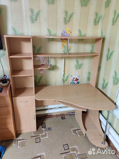 Компьютерный стол