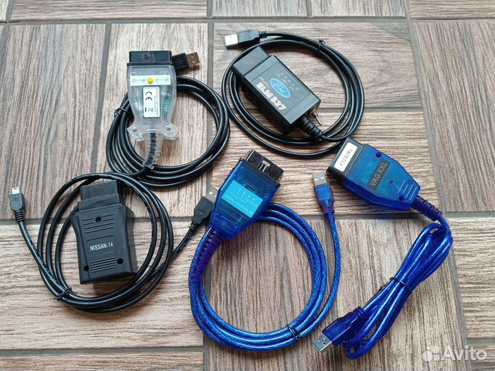 Автосканер ELM327 v1.5 WiFi Bluetooth USB на авто