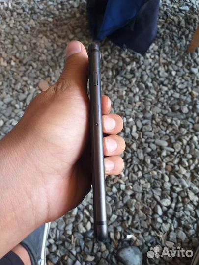 Телефон iPhone 8 64 gb