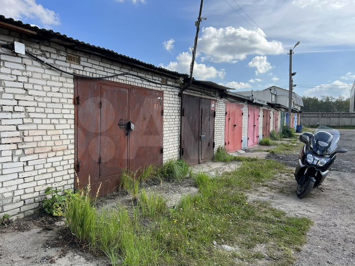 Гараж, > 30 м²