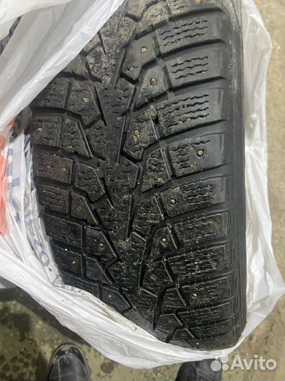 Maxxis ArcticTrekker NP3 215/60 R16 95V