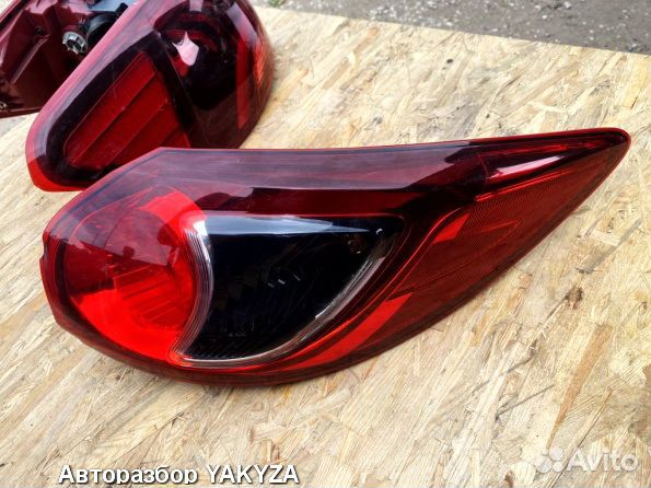 Фонарь задний Мазда сх-5 ке в правое крыло