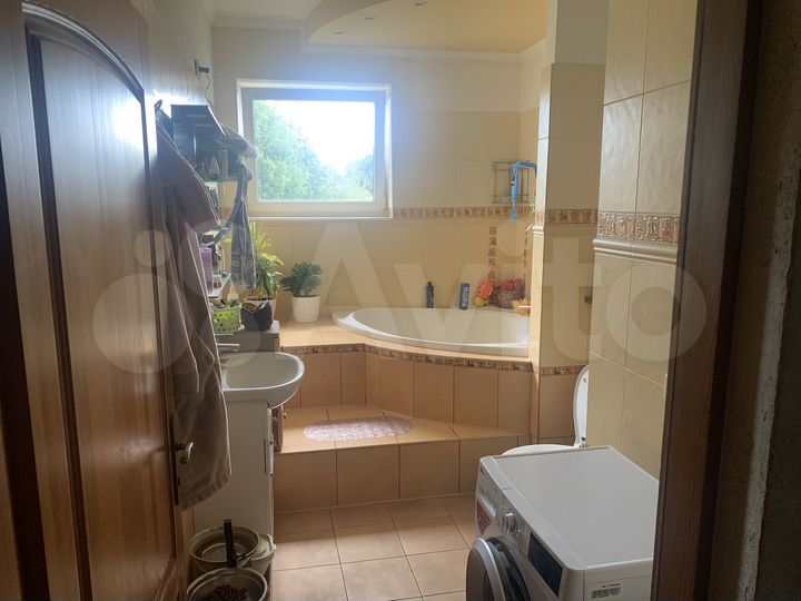3-к. квартира, 107,5 м², 2/2 эт.
