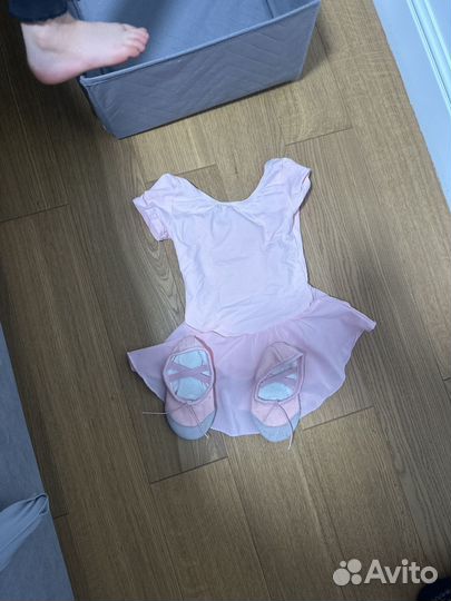 Гимнастический купальник 110 и чешки