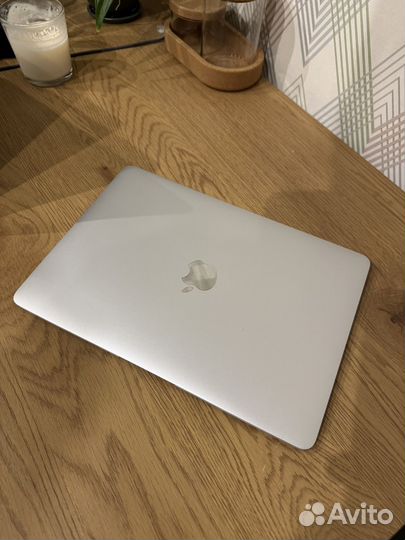 Macbook 12 2017 8gb 256 ssd