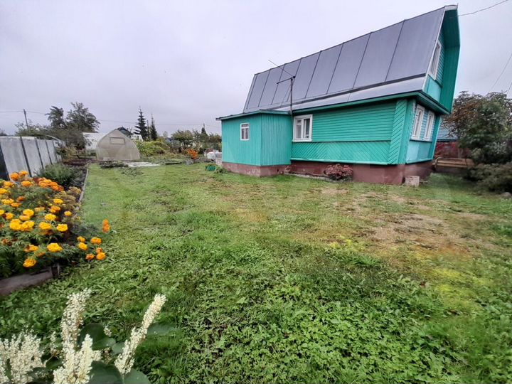 Дом 57 м² на участке 5 сот.