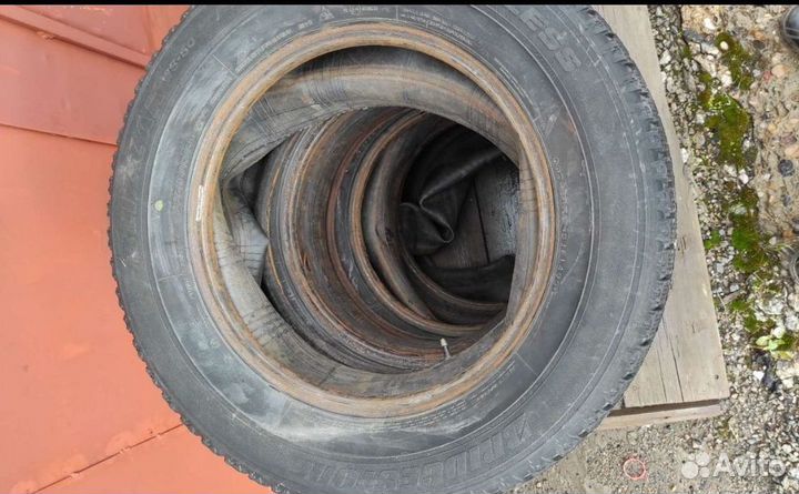 Bridgestone Blizzak WS-50 235/60 R16 30D