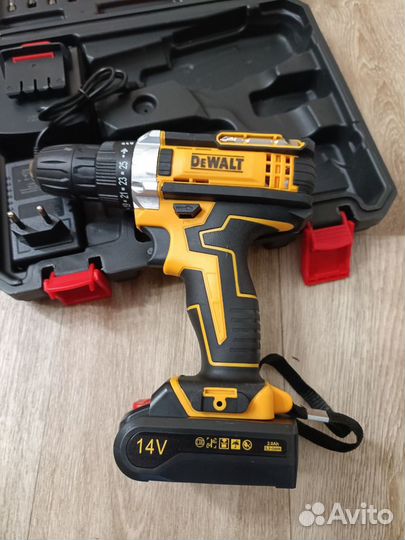 Шуруповерт DeWalt 14v новый с набором