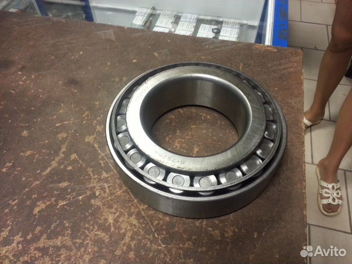 Продам подшипник 7520