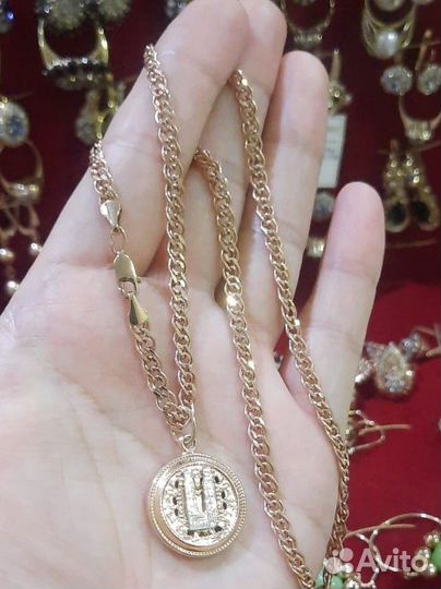 Золотая цепь с кулоном