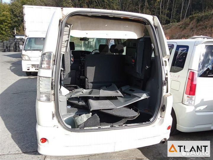 Ручка двери передний левый toyota noah