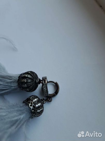 Серьги с перьями