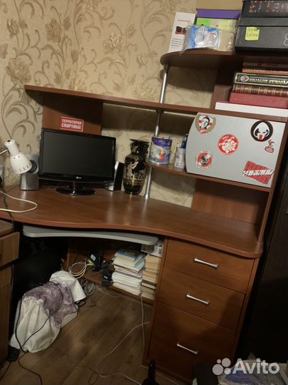 Компьютерный стол