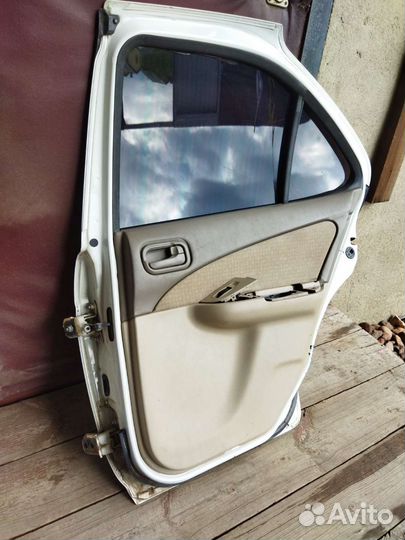 Двери на Nissan Sanny