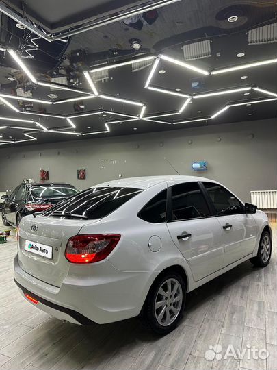 LADA Granta 1.6 МТ, 2015, 111 111 км