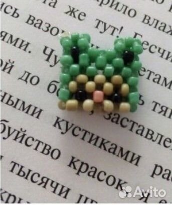 Фигурка из бисера,кот в шапке лягушки