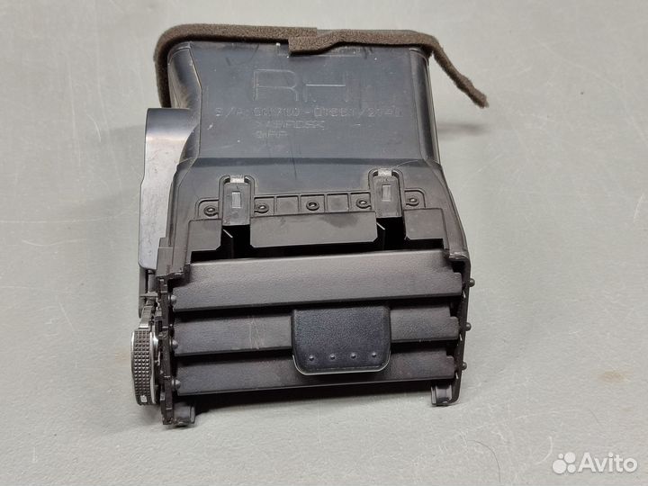 Дефлектор салона правый Toyota Camry V50