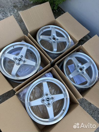 Комплект новых дисков на Ваз/Лада R17