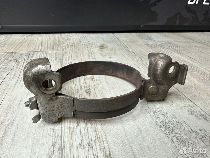 Хомут выпускного коллектора Renault Logan 2