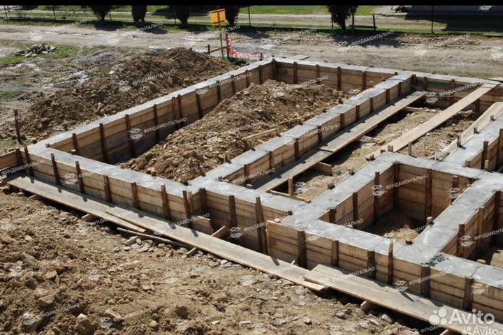 Бригада строителей