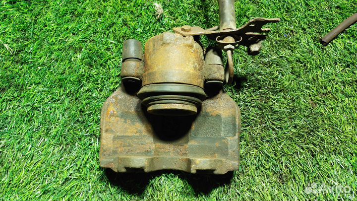 Суппорт передний левый Audi A6 C5