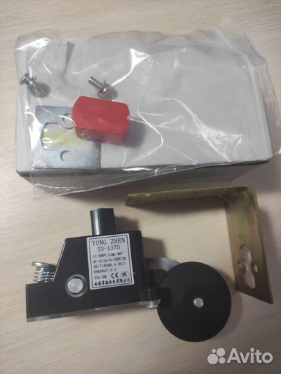 Концевик лифтовой S3-1370