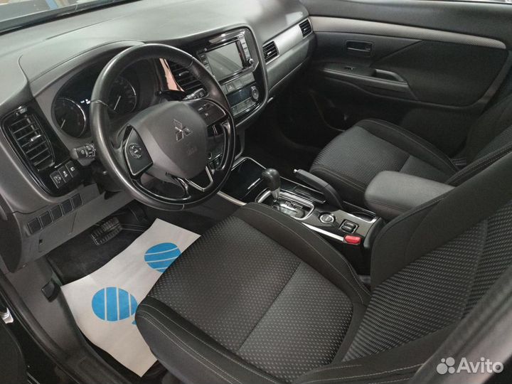 Mitsubishi Outlander 2 CVT, 2017, 55 807 км