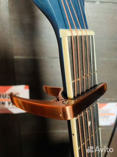 Акустическая гитара + аксессуар