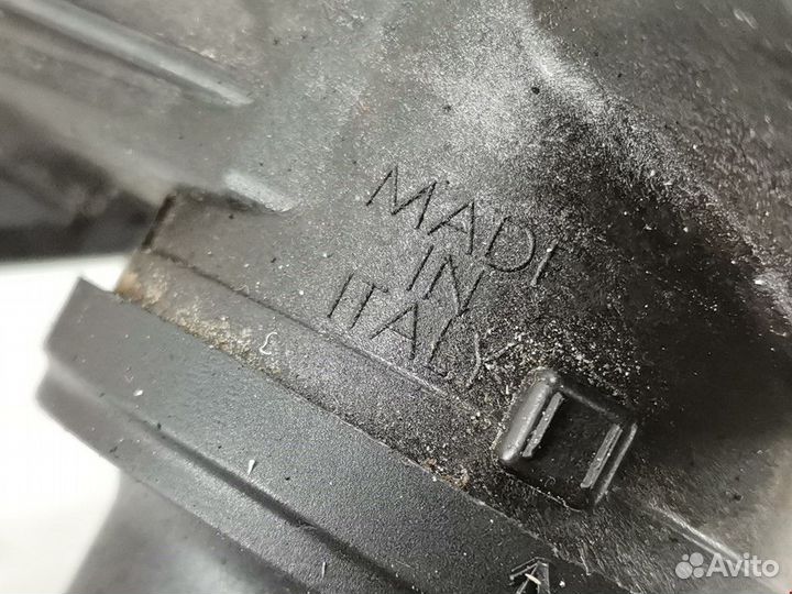 Корпус термостата Audi A6 4F/C6 2006 06D121111G