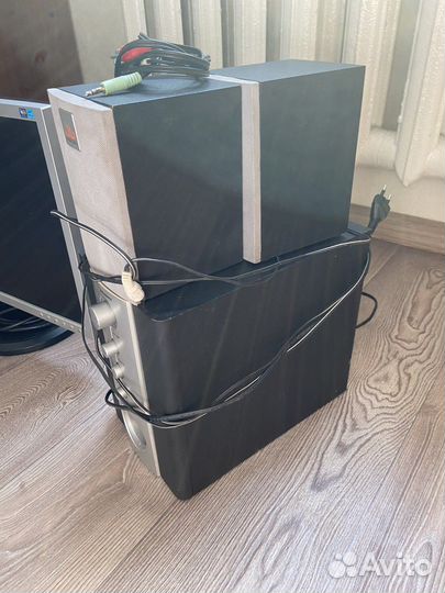 Системный блок с монитором с колонками