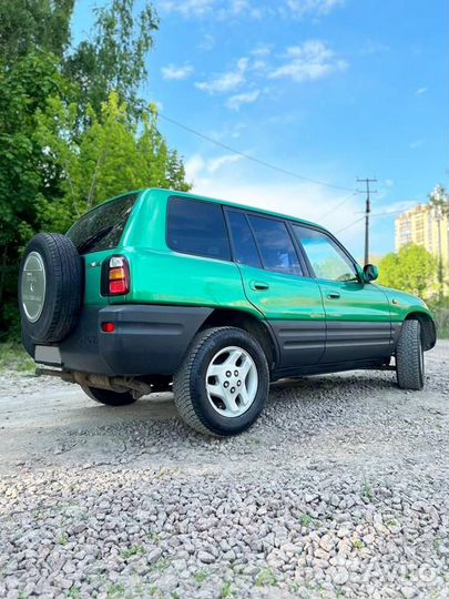 Toyota RAV4 2.0 AT, 1998, 180 000 км