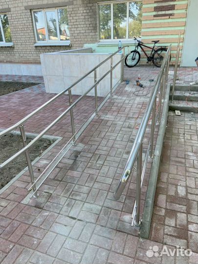 Ограждения, перила лестниц из нержавеющей стали