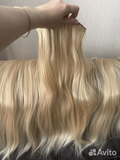 Волосы на заколках блонд