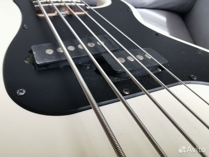 Бас гитара 5 струн Schecter PB