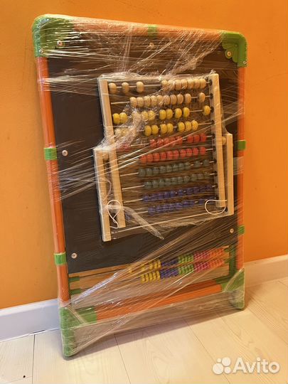 Мольберт детский с большим пеналом + счеты