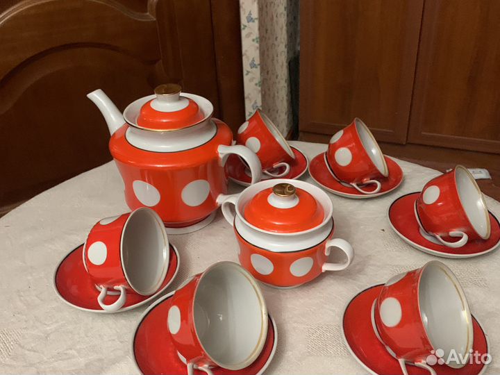 Сервиз чайный в горошек