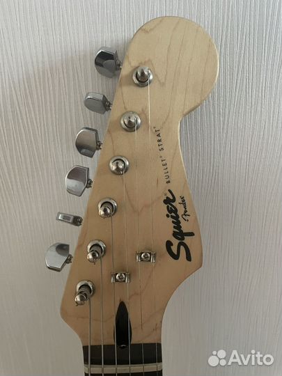 Электрогитара Squier Fender bullet strat