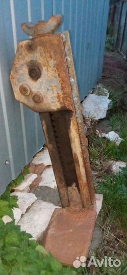 Домкрат реечный